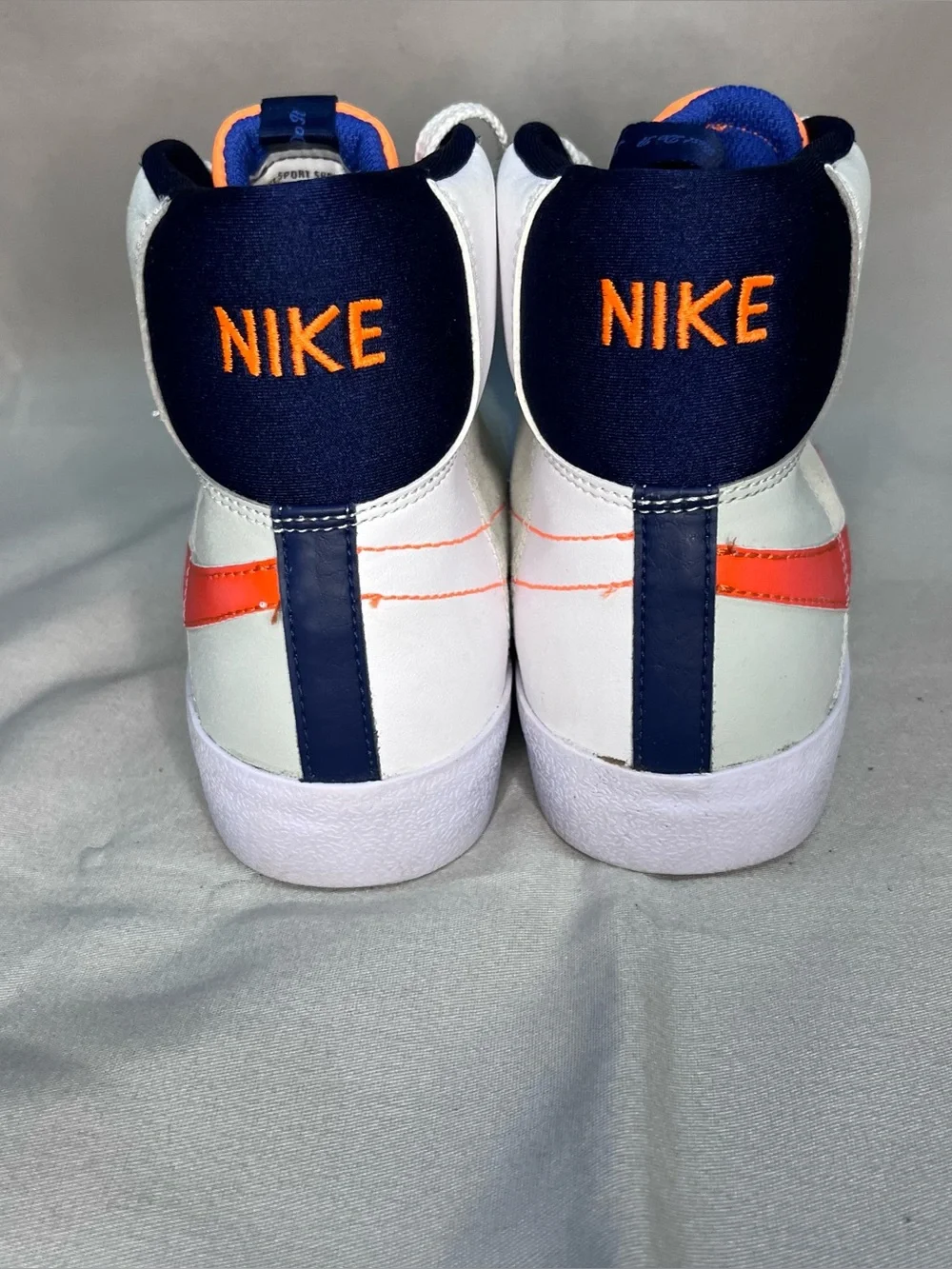 Nike Blazer Mid 77 SE Sneakers Size 7 Kids White Orange Blue FQ7413-100